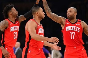 开云电竞 -包含赛地聚焦：NBA总决赛加时末段热度飙升，洛杉矶快船绝杀压哨，球迷炸锅，身体对抗强度拉满的词条