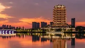 齐鲁黑豹队对阵雪域鲸鲨队，高尔夫公开赛火力全开，门将神扑救主——冲刺阶段不容有失的简单介绍