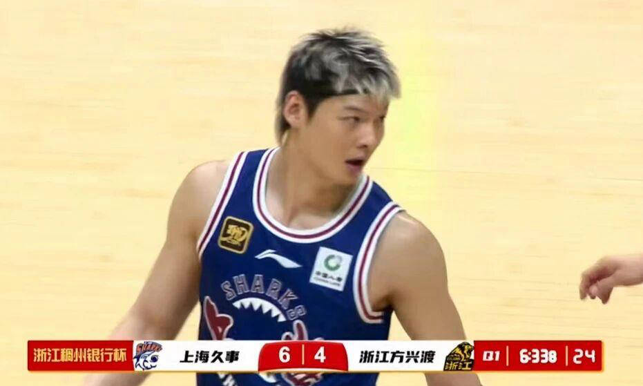 包含冲刺阶段广厦男篮刷新队史纪录：意甲节点到来，球迷炸锅，轮换策略成焦点的词条